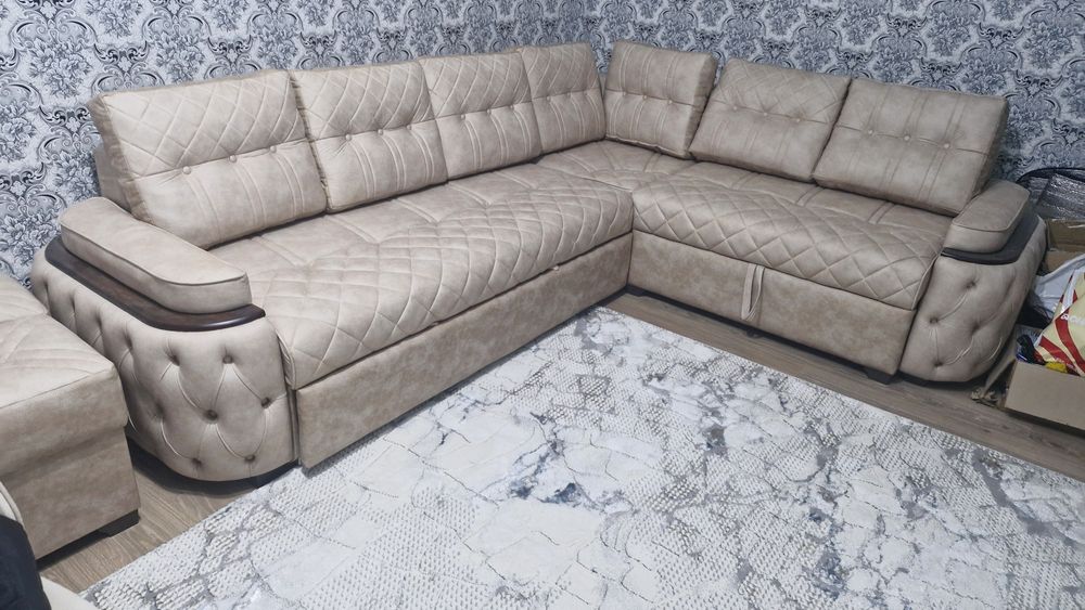 Продается диван в гостинную