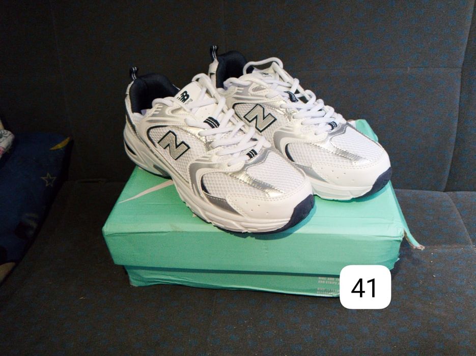 Кроссовки по 10тыс