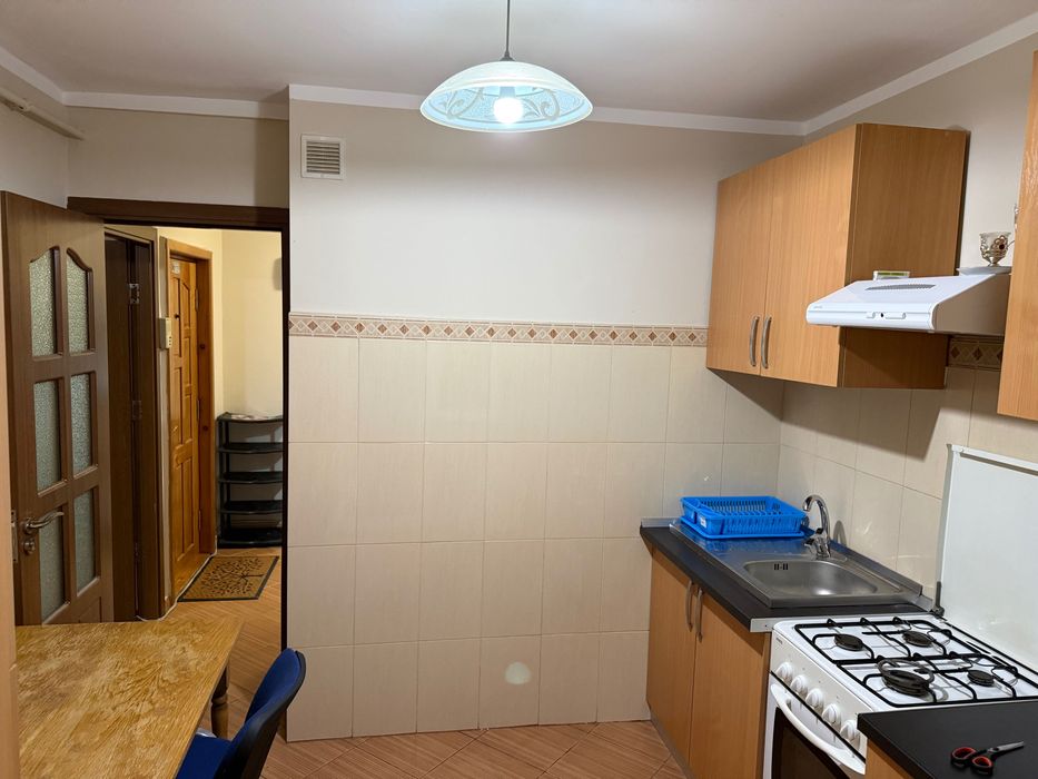 Închiriez apartament Iași 3 camere, 2 băi decomandat  str Păcurari