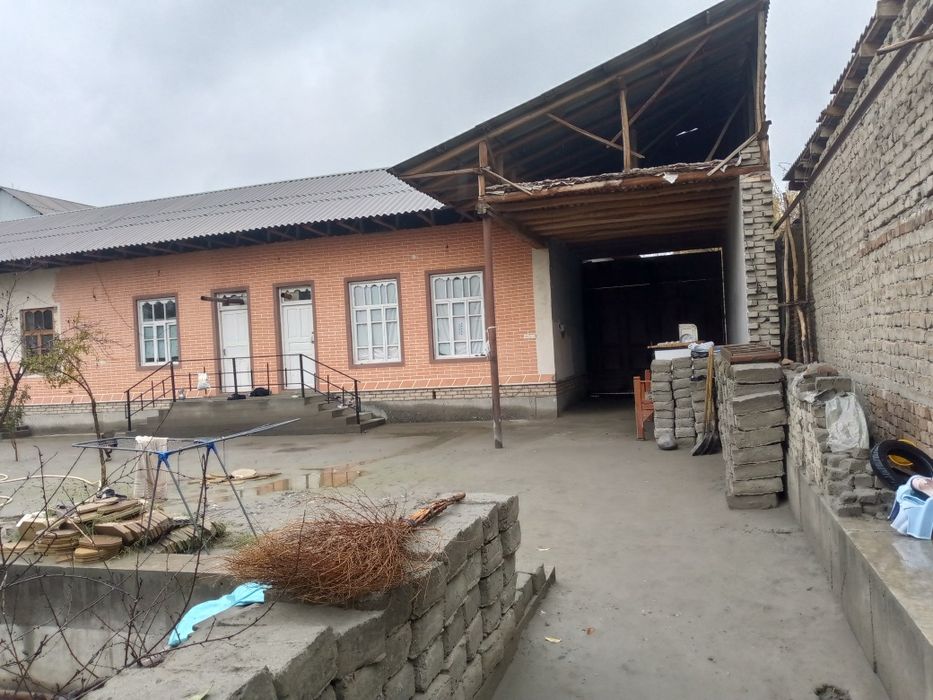 Uy sotiladi 12 sotix