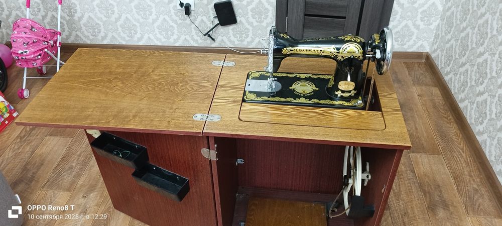 Продам швейную машинку