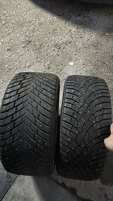 Продам комплект зимних шин R18