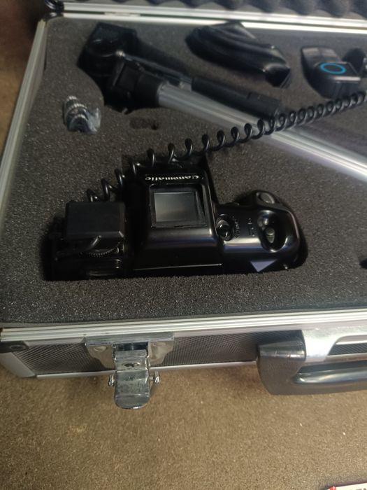 Комплект фото апарат в куфар НОВО!