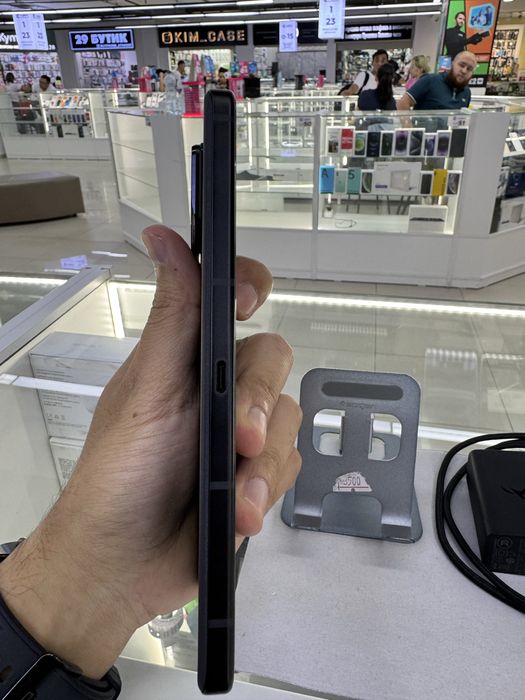 Продам Asus Rog Phone 9 Pro 16/512gb