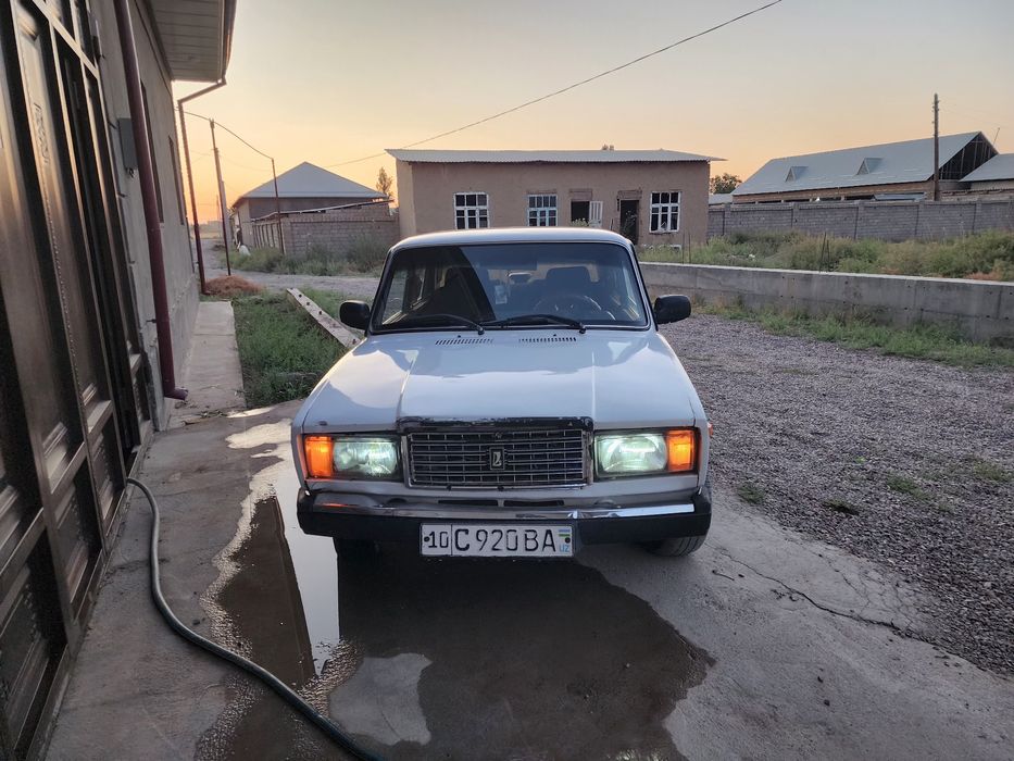 Vaz2105 07 qilingan 1982ㅡyili metal gaz