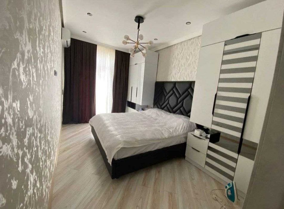 Продается квартира 5 комнатная. 120 м2  5/8/9 Ибн Сино Stroymart