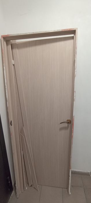 Үш есік сатылады