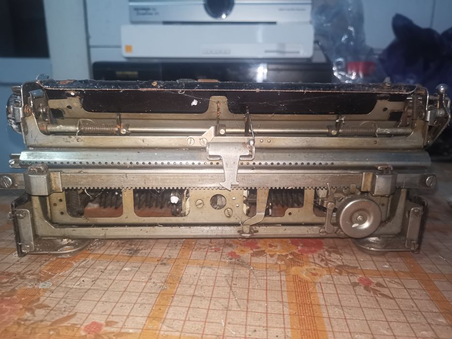 Mașină scris Continental funcțională vintage