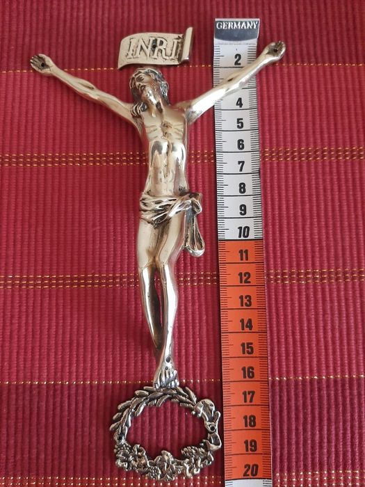 Crucifix cu mantuitorul