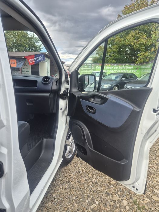 Opel Vivaro / 2019/ 6 locuri+marfă  / 161.131 km/ garantie  12 luni