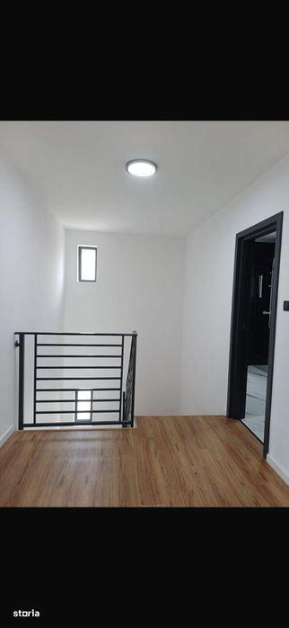 Vila cu 4 camere, Navodari
