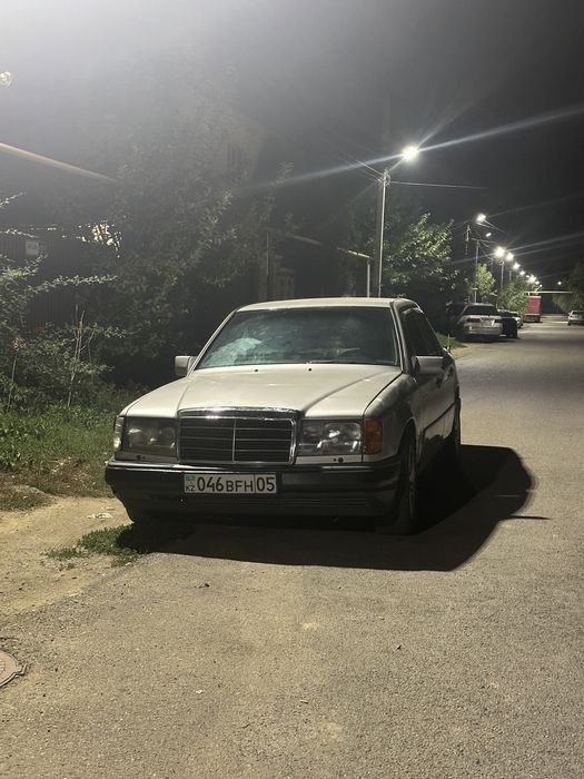 Мерседес Е220 w124