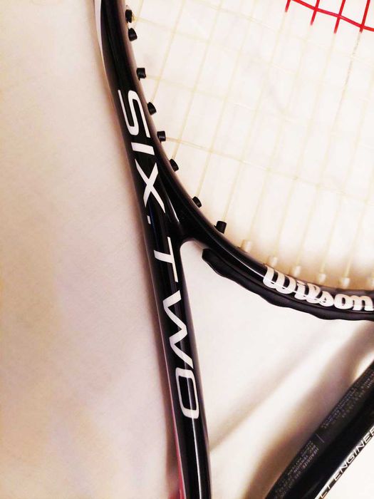 Продам профессиональную карбоновую теннисную ракетку Wilson