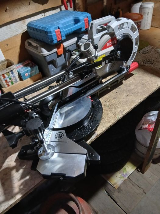 Продам торцовочную пилу