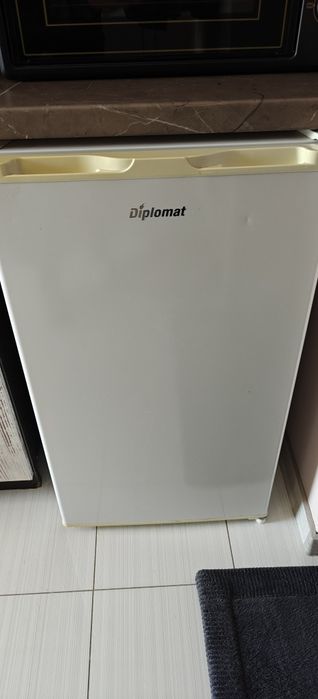 Хладилник Дипломат -81 л.