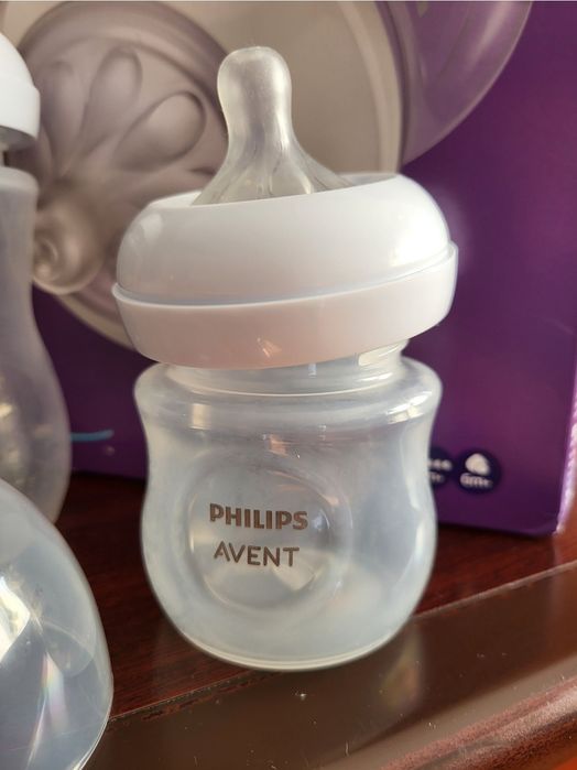 Vand 1/2 set biberoane, tetine, perie Philips Avent Natural Response
