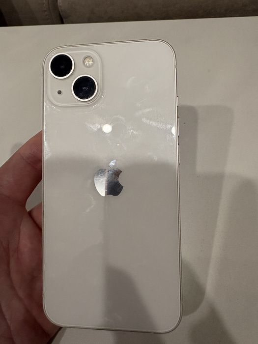iPhone 13 128GB Starlight (белый)