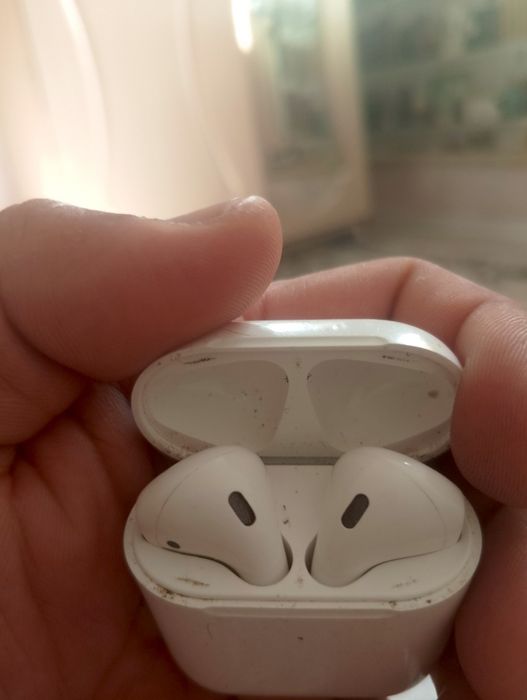 Продам AirPods 2 оригинал