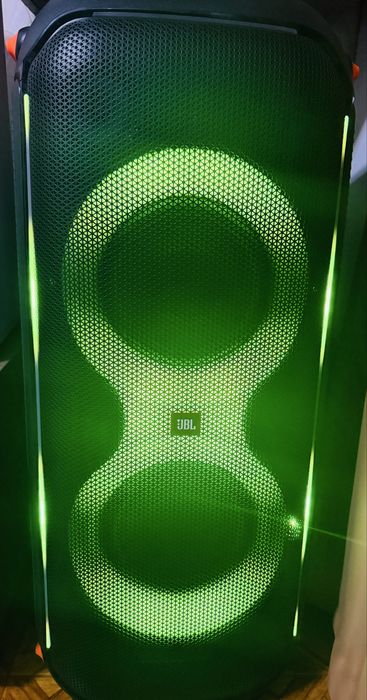 Închiriez Boxă JBL PartyBox 710