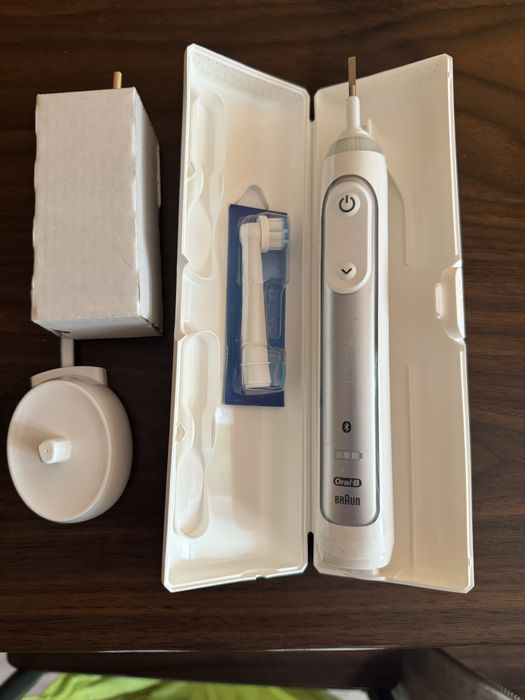 Periuta electrica Oral-B 8500 Silver Bluetooth