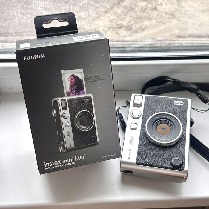 INSTAX mini EVO черный б/у