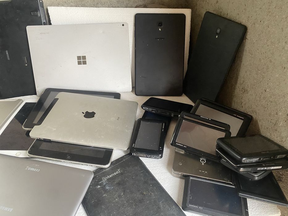 Lot tablete  piese samsung ipad …