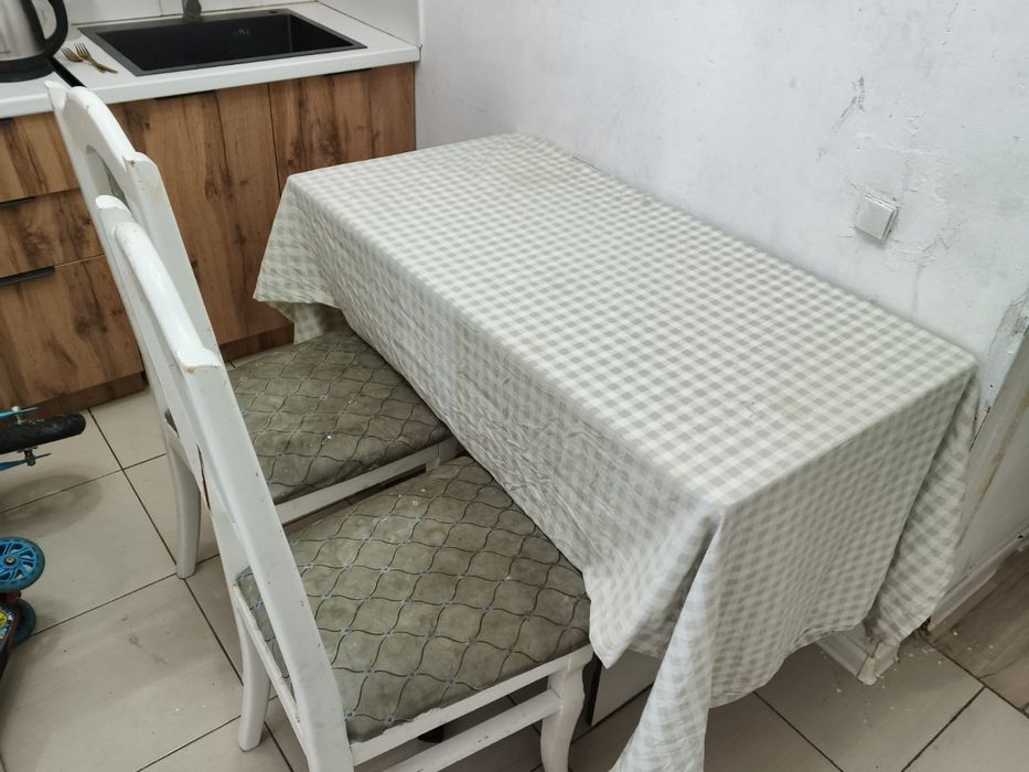 Продам стол со стульями 15 тысяч
