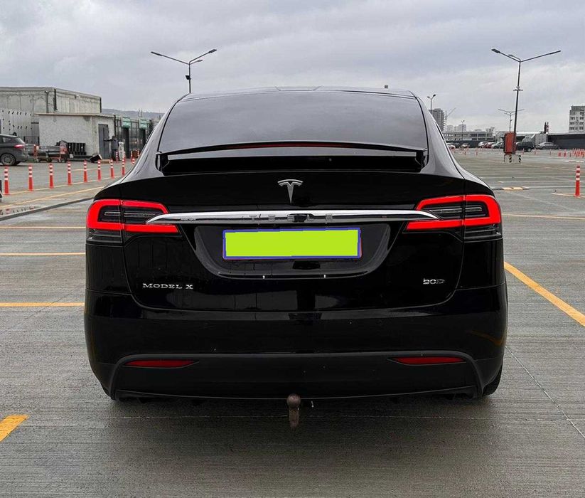 Tesla Model X, 90D European (under the Tesla warranty)