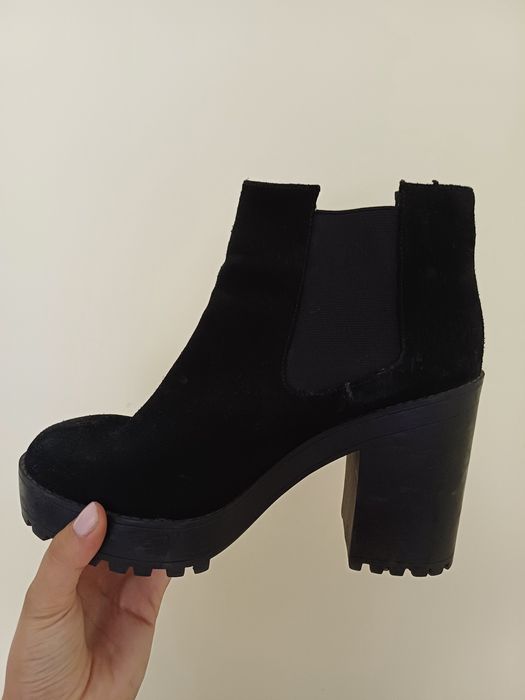 Зимни дамски боти велур - размер 41 . Висок ток.