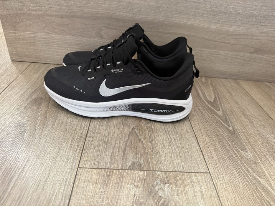 Nike Vomero Plus