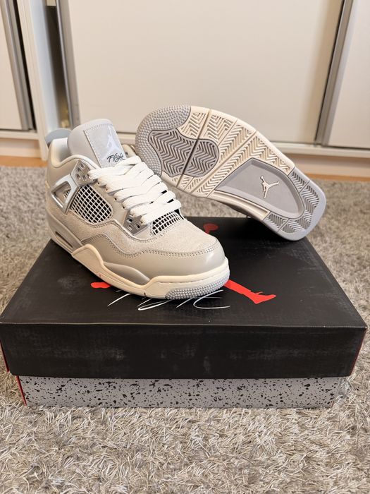 Jordan 4 Frozen Moments