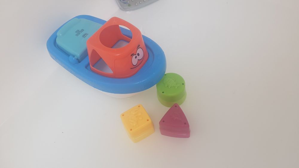 Jucarii baie, forme, plutesc, stropesc