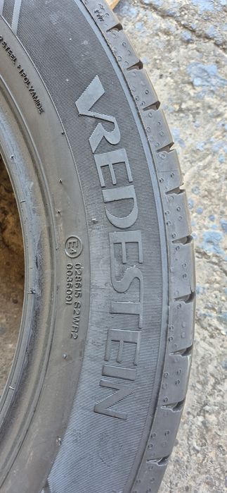 2 anvelope vara Vredestein 225/55/17C,dot 2023.Pretul este pe bucata.