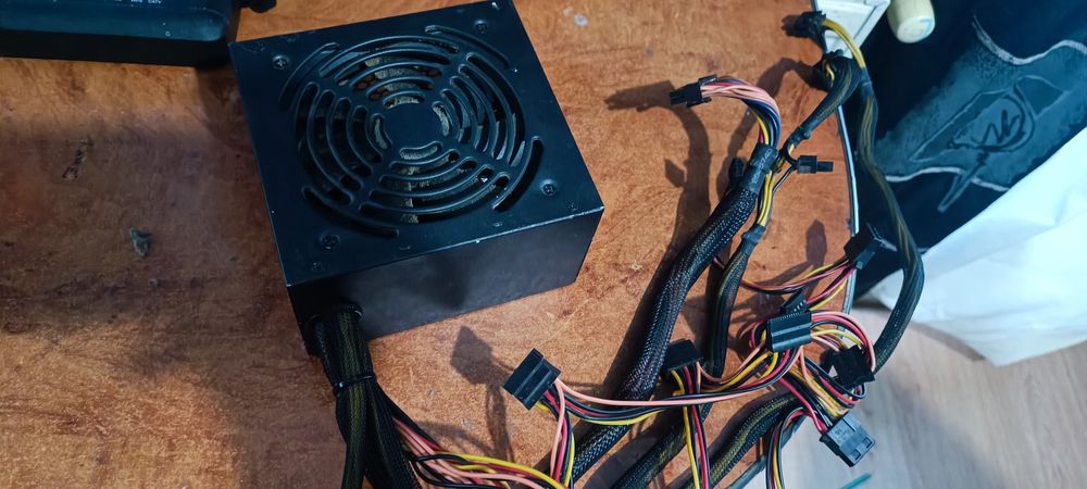 Placa video Rx 5500 XT 8GB plus sursa 500W