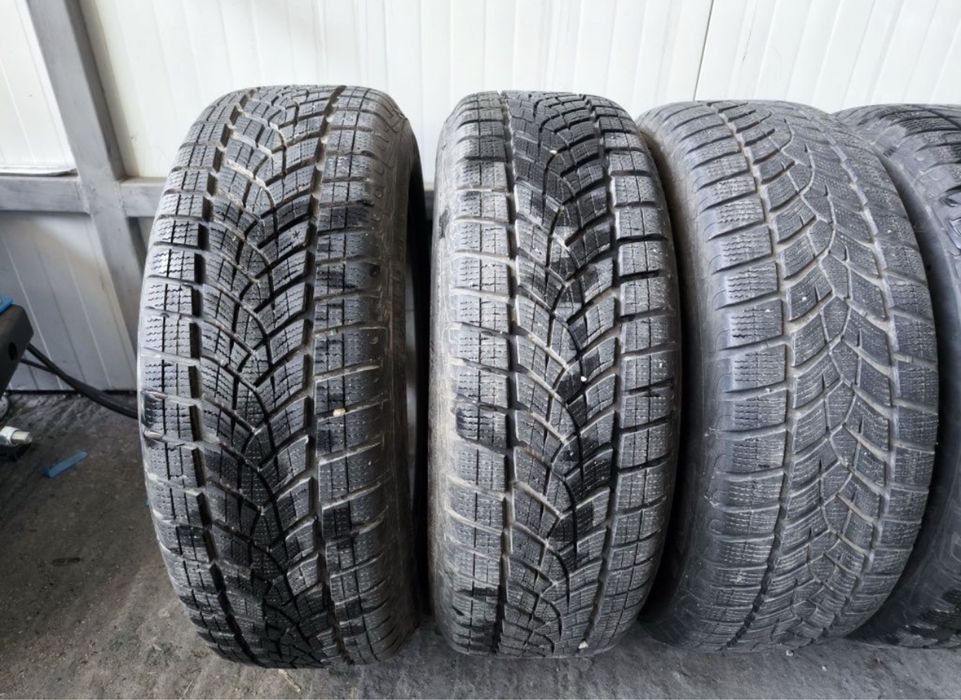 Зимни гуми за SUV  225/65R17 102H Goodyear ULTRA GRIP PERFORMANCE M+S