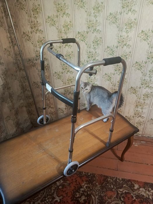 Ходунки для слабоходящих