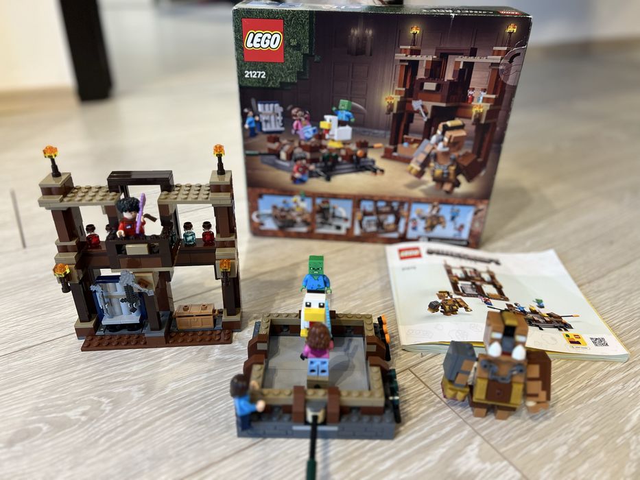 Lego Minecraft Ring de lupta la conacul din padure