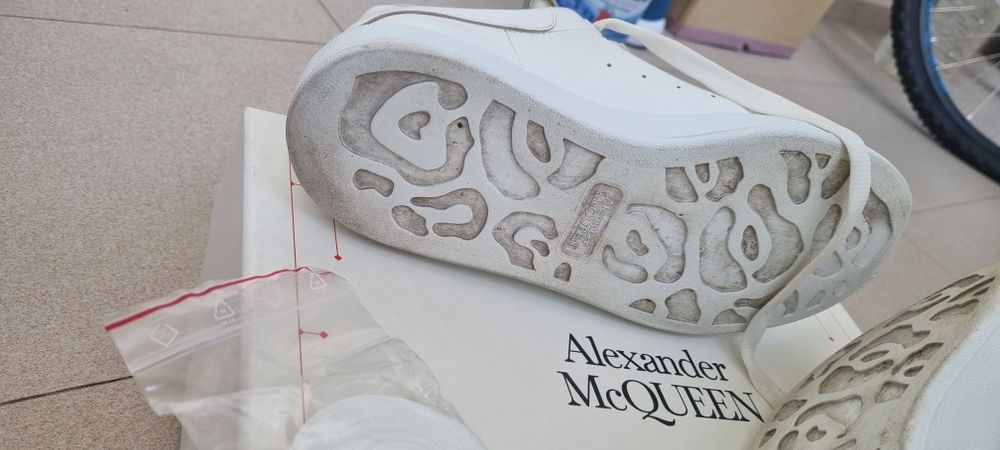 Vand sneakersi Alexander Mcqueen