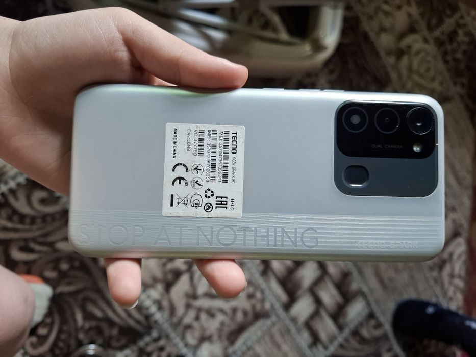 Tecno spark 8c  состояние хорошее