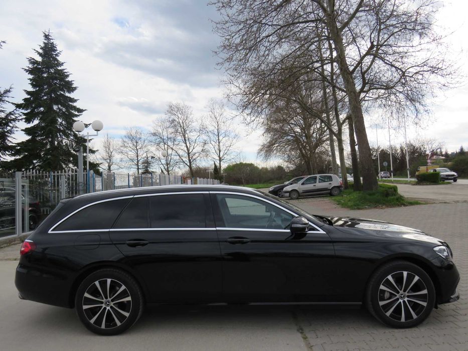 Mercedes-Benz E300DE 4x4 Hybrid 2022