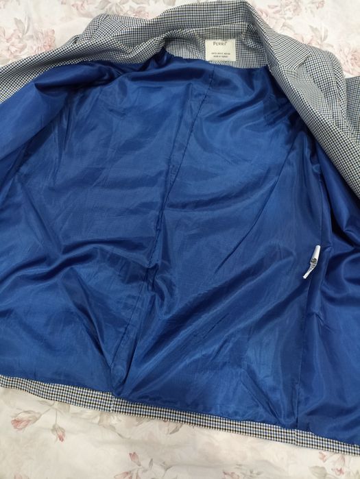 Продаётся пиджак за 3 000