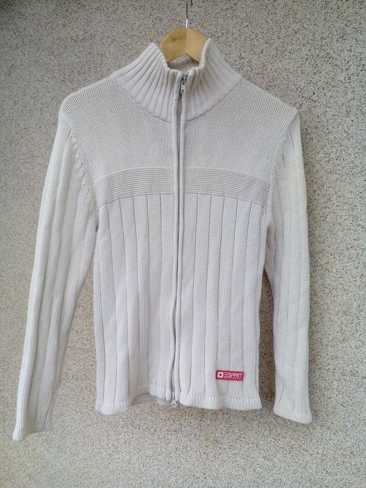 Спортни екипи и долнища.