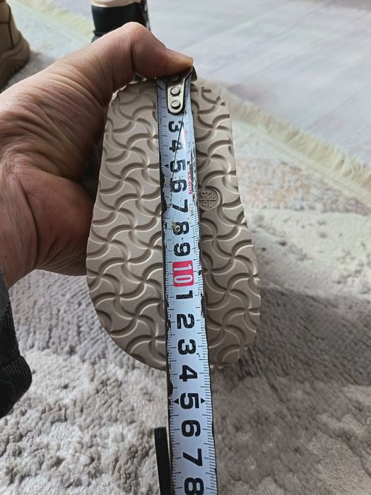 Продам детскую обувь