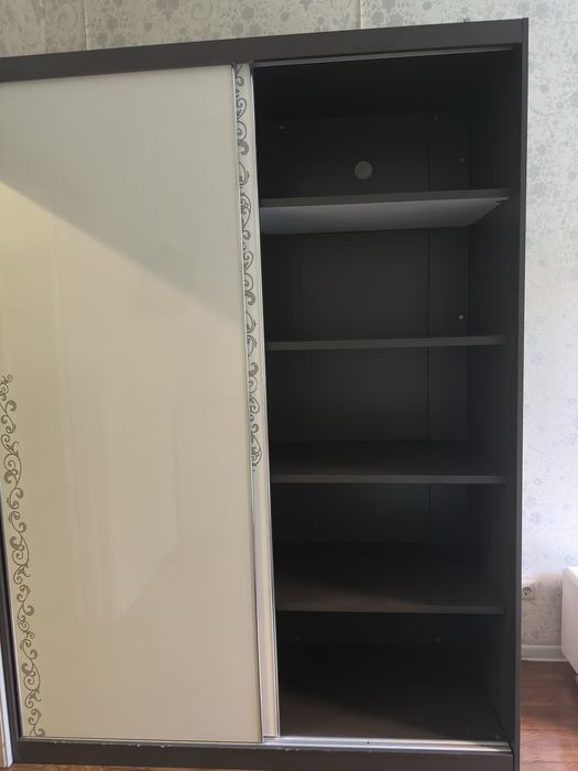 Продам спальный гарнитур