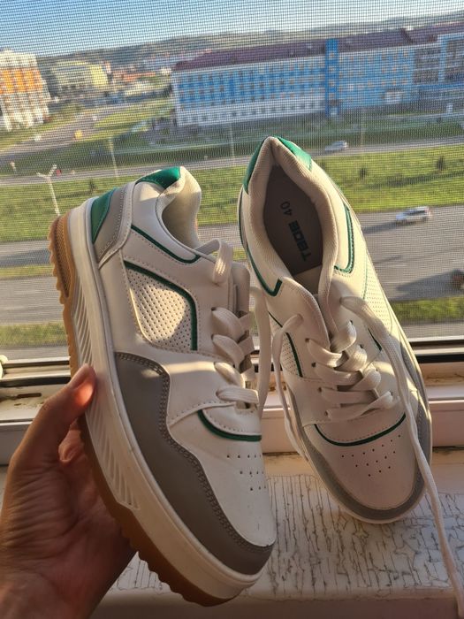 Продам новые кеды