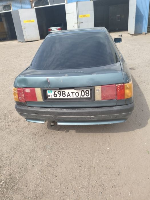 Продам Ауди 80 в среднем состоянии