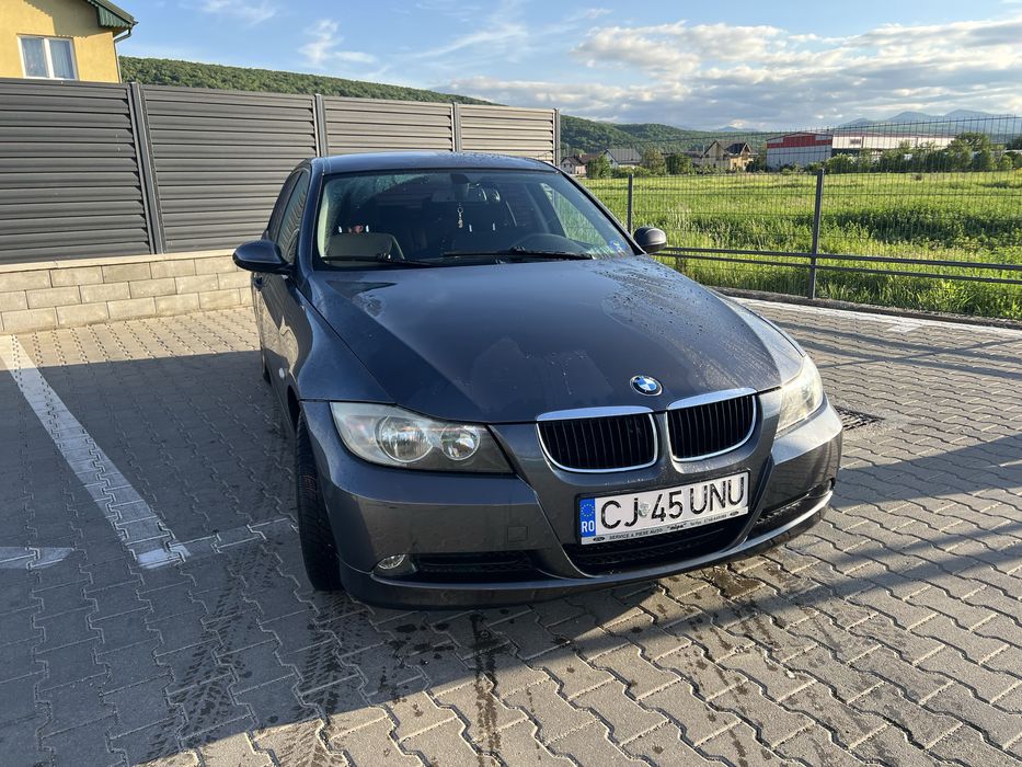 Vand E90 318D distributia in fata in stare perfecta de functionare.