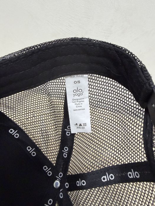 Sapca Alo Yoga neagra cu plasa