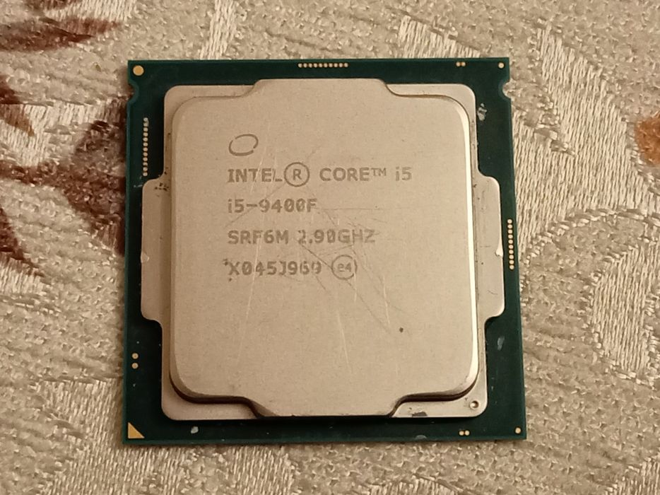 процессор Intel Core i5-9400F.