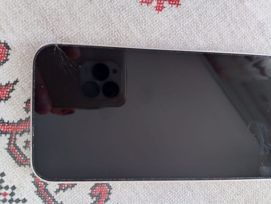 Айфон 12 продам срочно